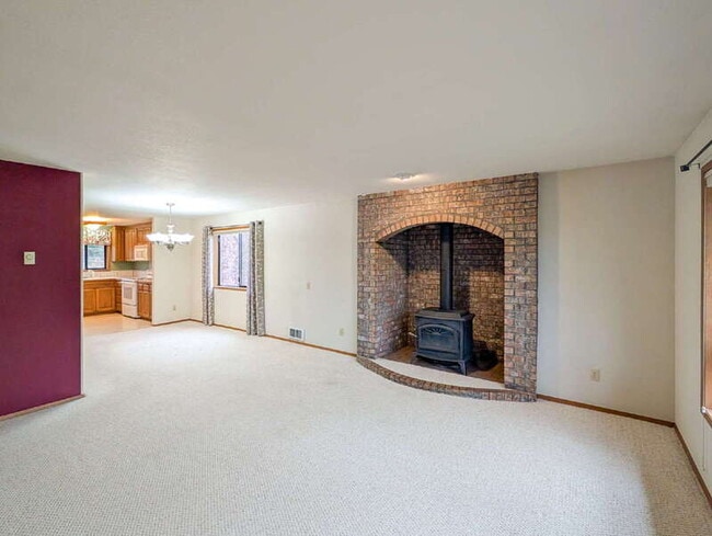 Building Photo - 4304 83rd Ave NE