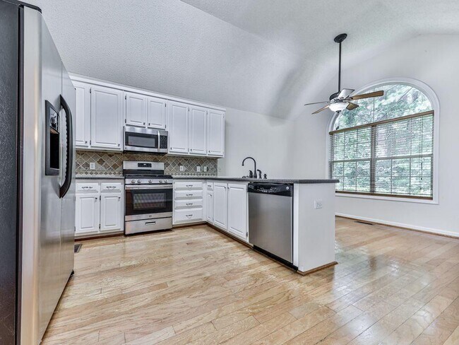 Building Photo - 3007 Clove Tree Ln