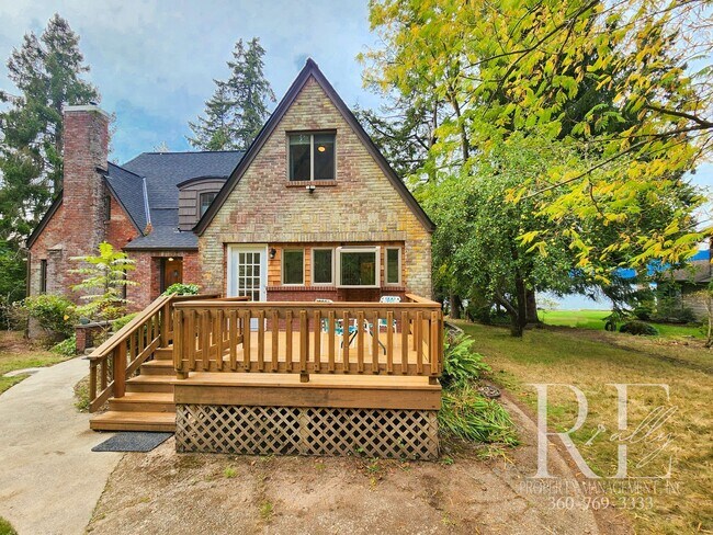 Building Photo - Waterfront Tudor | Private, Vintage Charm with Casita