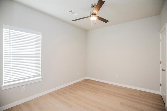 Building Photo - 78 E Bottlebrush Bnd