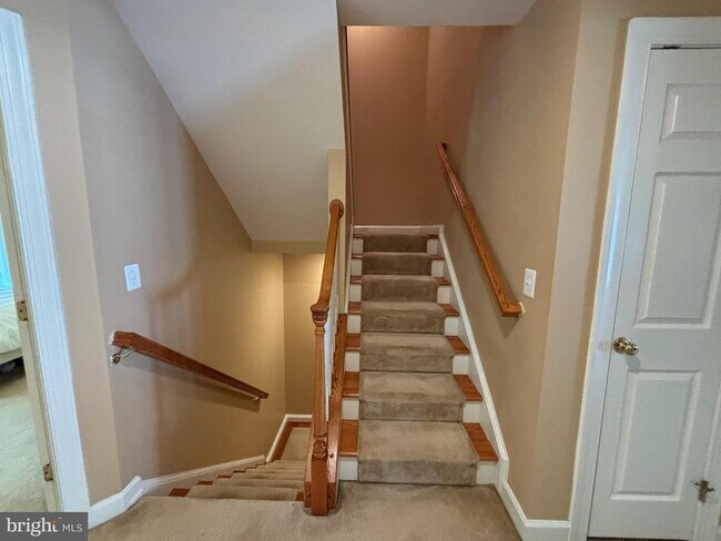 Building Photo - 8006 Reserve Way