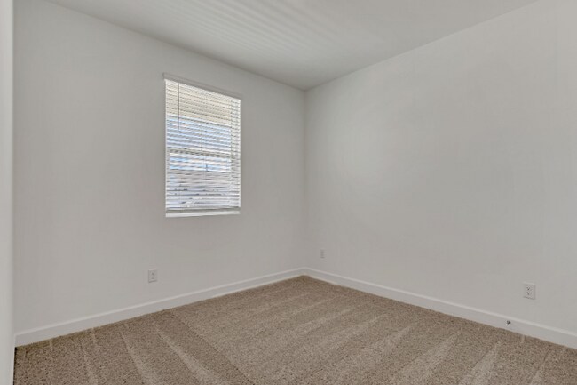 Building Photo - 172 Millbrook Dr