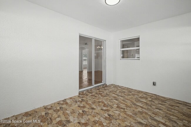 Building Photo - 1175 Altamira St NW