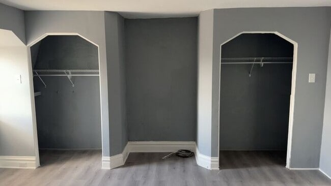 Building Photo - Beautiful renovated apartment with a ton of space!