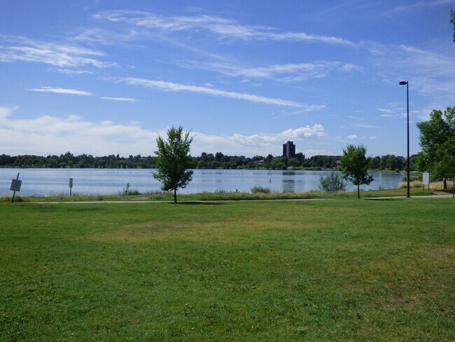 Building Photo - $0 DEPOSIT OPTION! CHARMING EDGEWATER 3 BED/2BATH HOME 3 BLOCKS FROM SLOAN'S LAKE