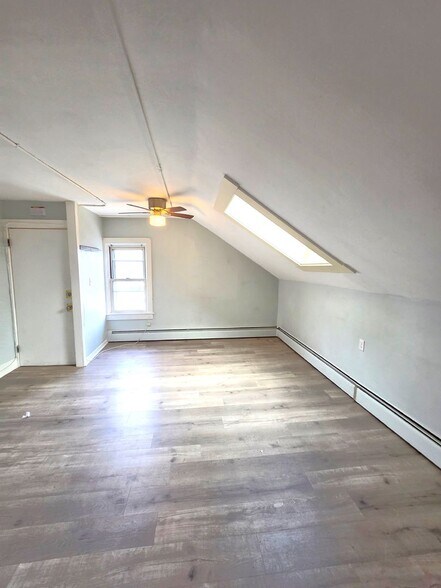 Building Photo - 10-12 Evaleen Street