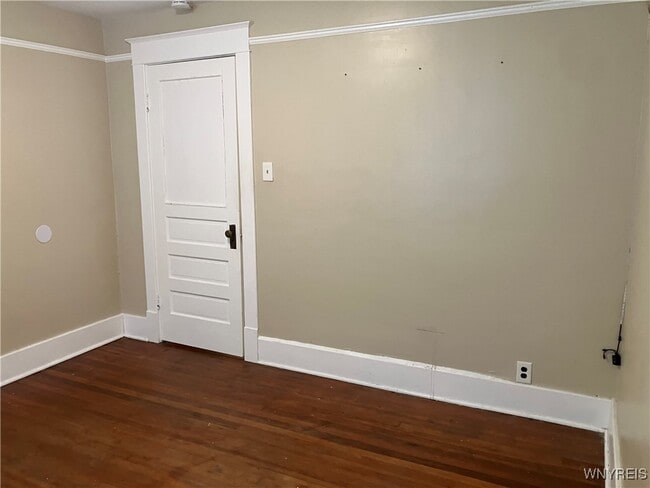 Building Photo - 2253 Niagara St