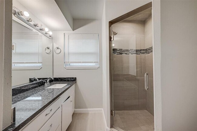 Building Photo - 4115 Mischire Dr