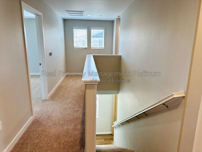 Building Photo - 616 Ophelia Ave
