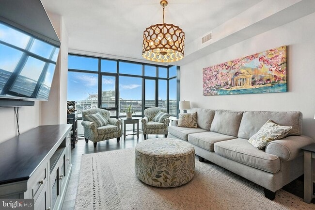 Primary Photo - 70 N Street SE Unit 913