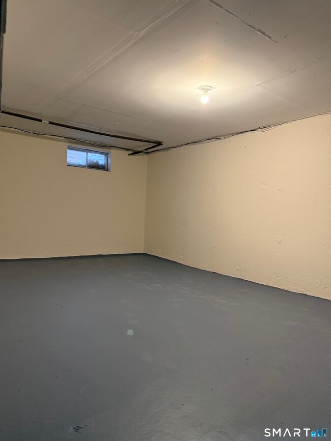 Building Photo - 273 Queen St