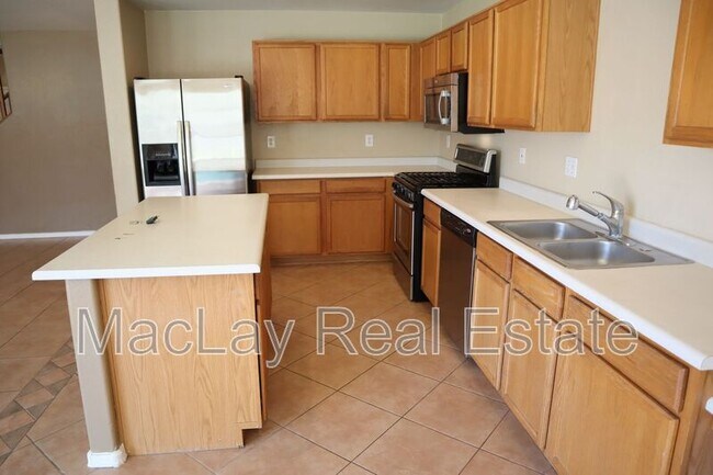 Building Photo - 3281 S Martingale Rd