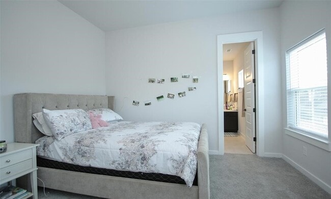 Building Photo - 2103 Pueblito Dr