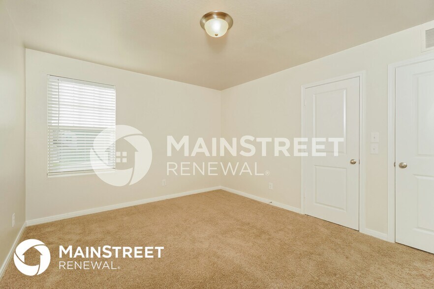 Building Photo - 5450 Malakoff Dr