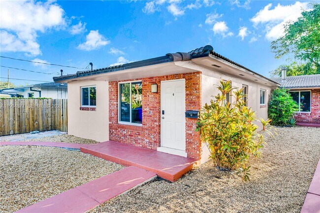 Building Photo - 2931 SW 39th Ave