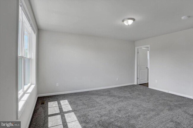 Building Photo - 1817 Holly Ln