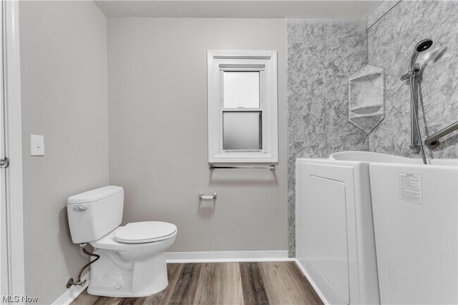 Building Photo - 17575 Howe Rd