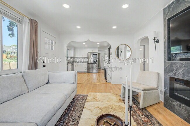 Building Photo - 3038 Sheridan Blvd