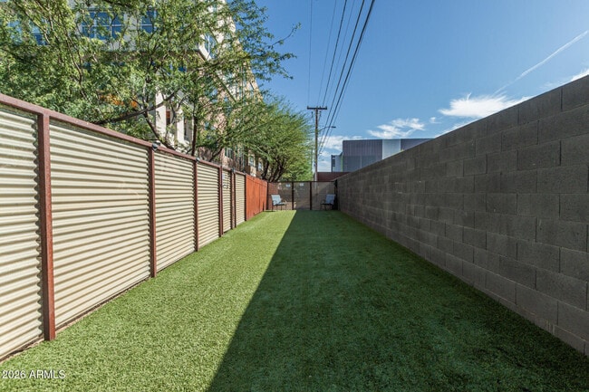 Building Photo - 1326 N Central Ave