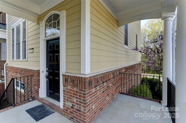 Building Photo - 562 6th Baxter Crossing