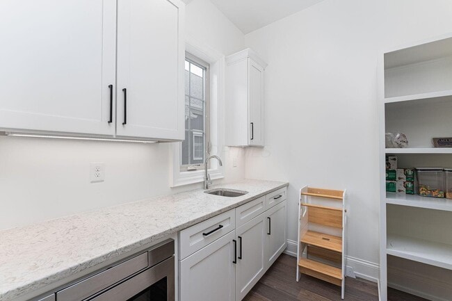 Building Photo - 6096 Deer Bluff Pl