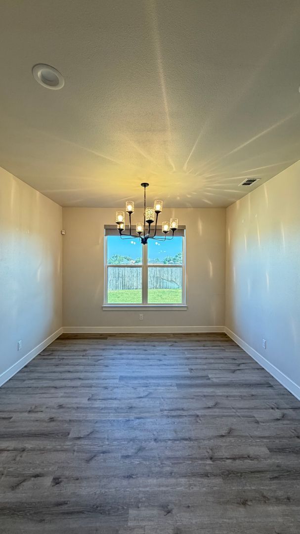 Building Photo - 5014 Cranbrook Dr