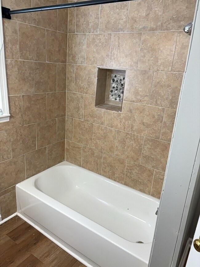 Building Photo - 1101 E 2nd St