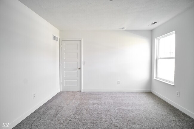 Building Photo - 8707 Maroska St