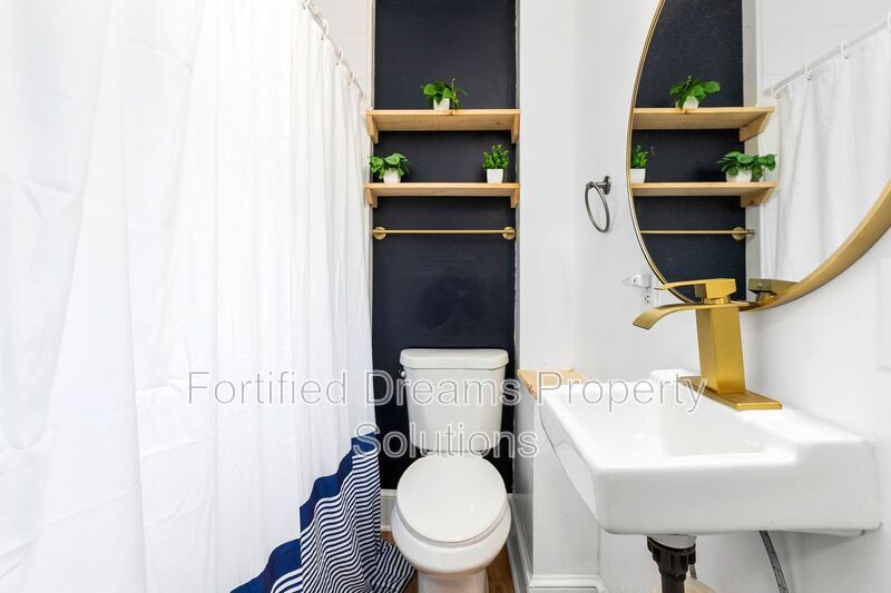 Building Photo - 218 Walker Ave