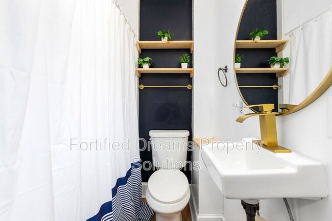 Building Photo - 218 Walker Ave