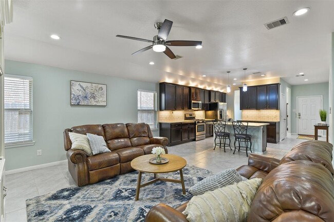 Building Photo - 12814 Pirate Bend Dr