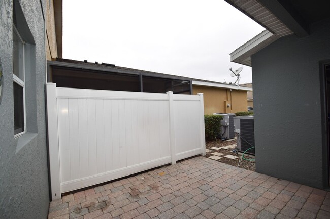 Building Photo - Townhome at Tennyson Park in Windermere