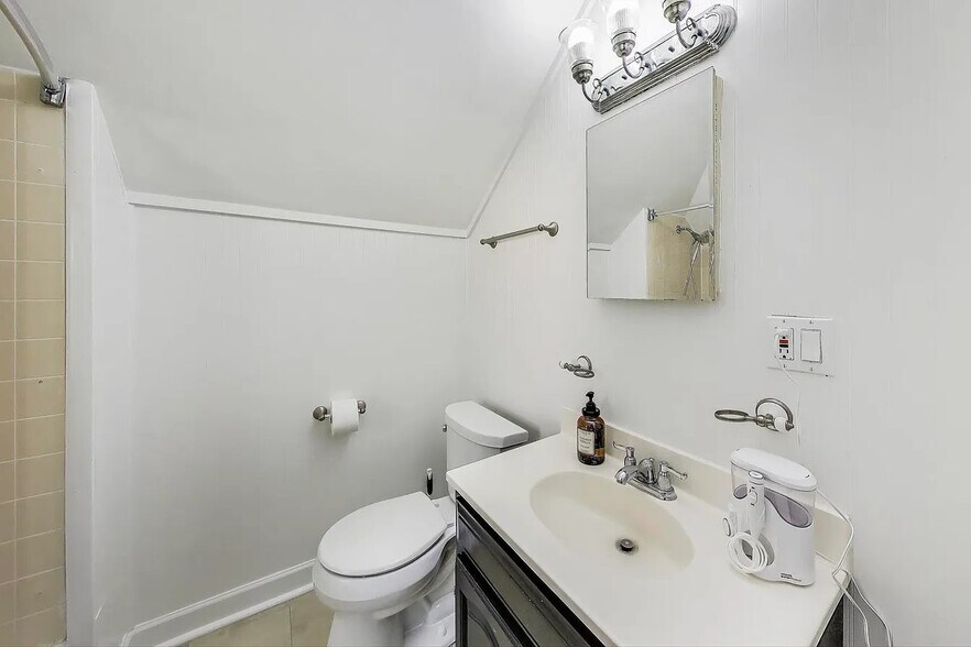 Building Photo - 869 N McKinley Rd