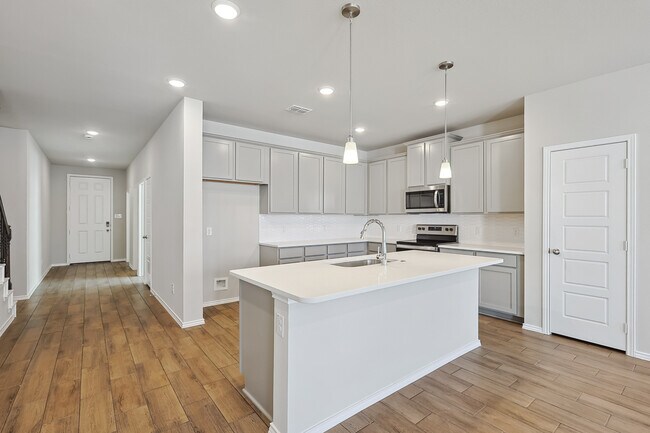 Building Photo - 5941 Revere Dr