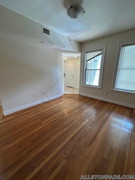 Building Photo - 55 Ashford St