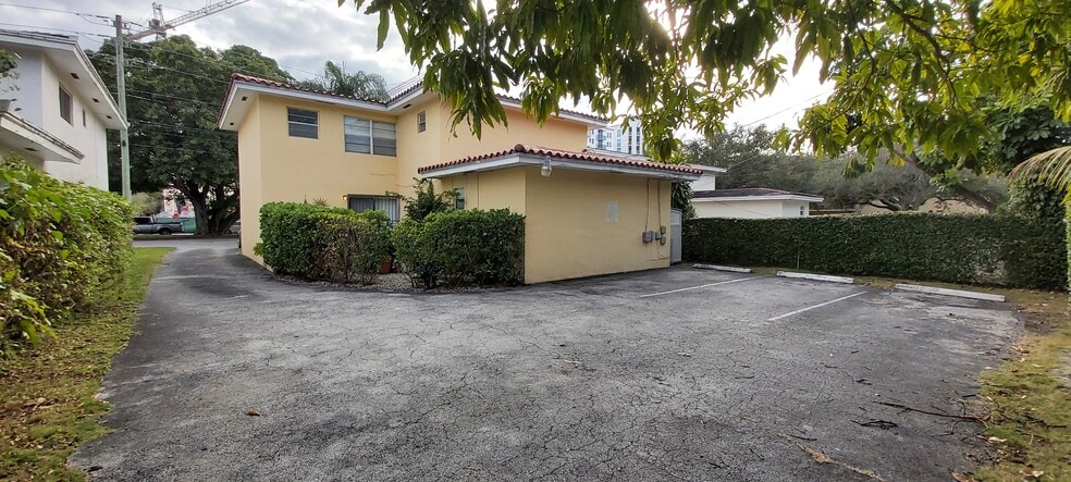 Building Photo - 235 Bird Rd