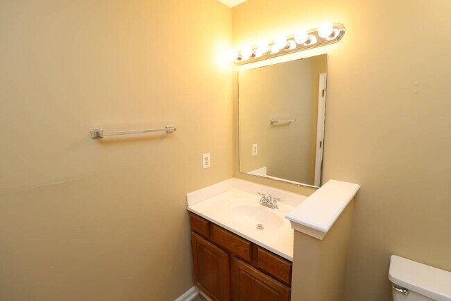 Building Photo - Best Value in Apex! Charming 3BR Half-Duplex Near Downtown