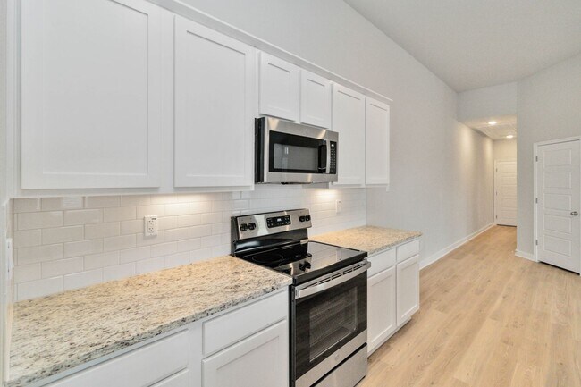 Building Photo - Stunning 3x2 Luxury Duplex in Buda, TX!