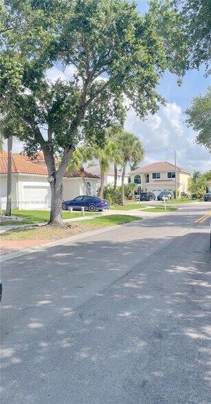 Building Photo - 1320 NW 185th Ave