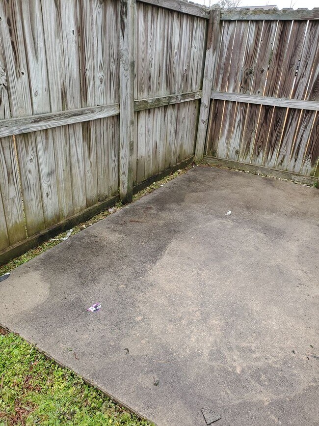 Building Photo - Moss Creek Place - AVAILABLE NOW