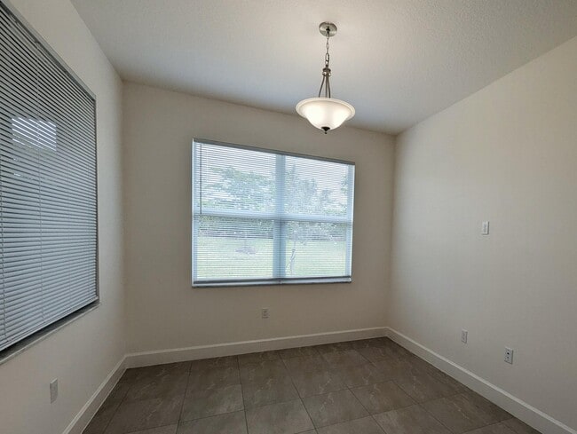 Building Photo - 13541 SW Oceanus Blvd