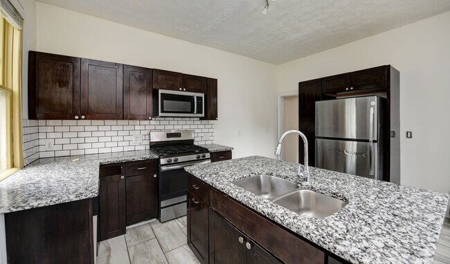 Building Photo - 683-685 South Champion