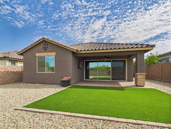 Building Photo - Resort Style Living in Estrella Mountain Ranch