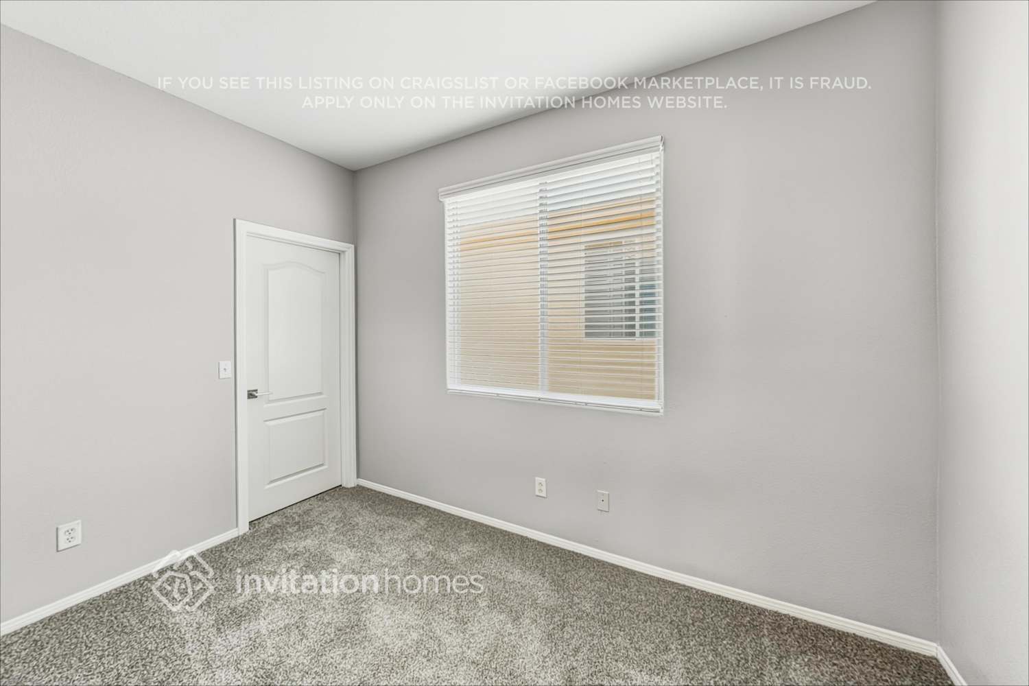 Building Photo - 4028 Villeroy Ave