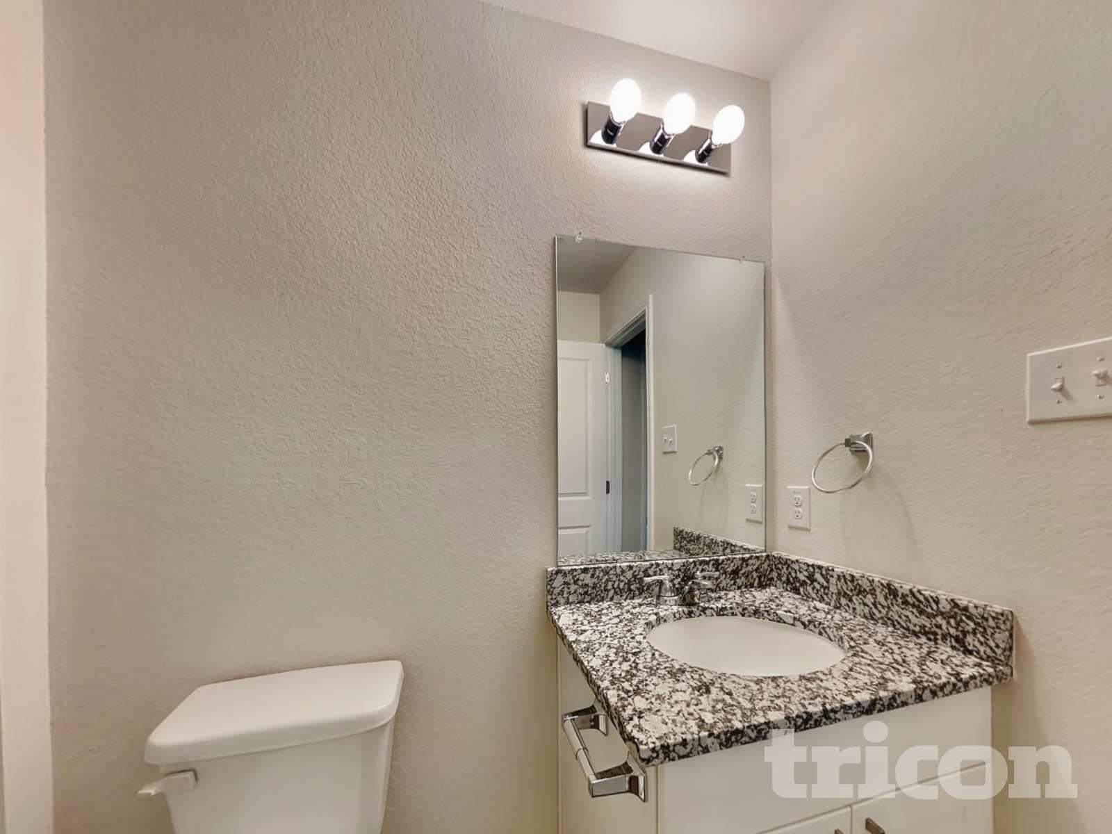 Building Photo - 10126 Cerritos dr