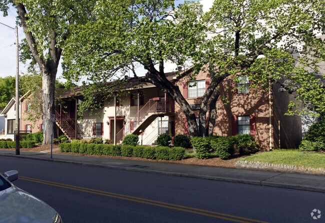 Building Photo - South Square