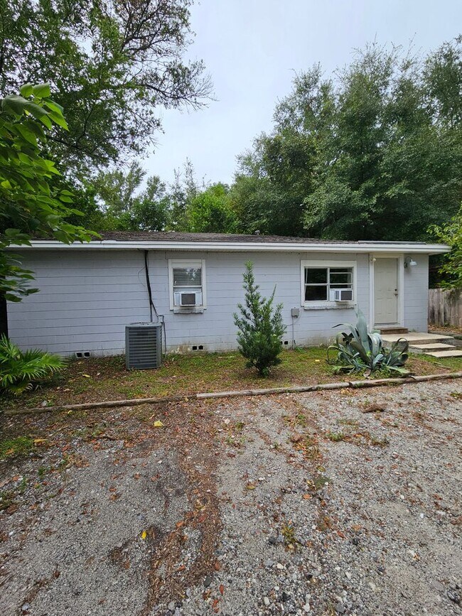 Building Photo - 1045 Seaside Ln