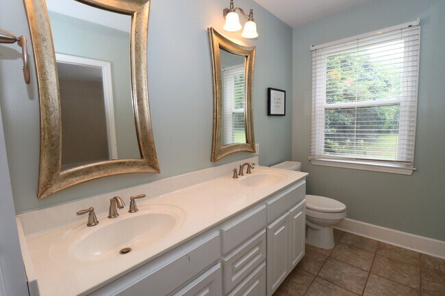 Building Photo - 2716 Heyward St