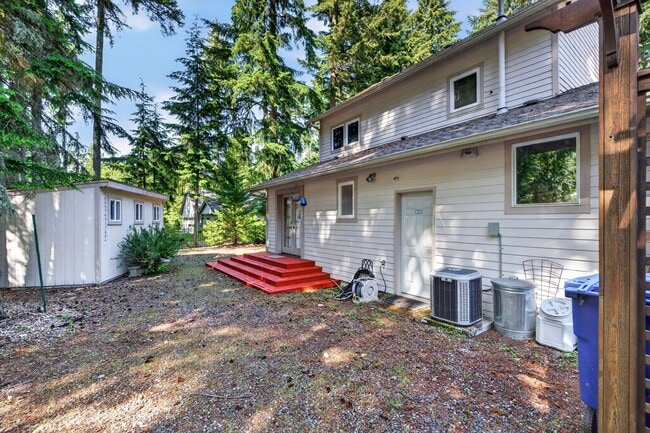 Building Photo - Coastal Elegance Near Sunrise Beach: Luxury 3BR/2.5BA Gig Harbor Home