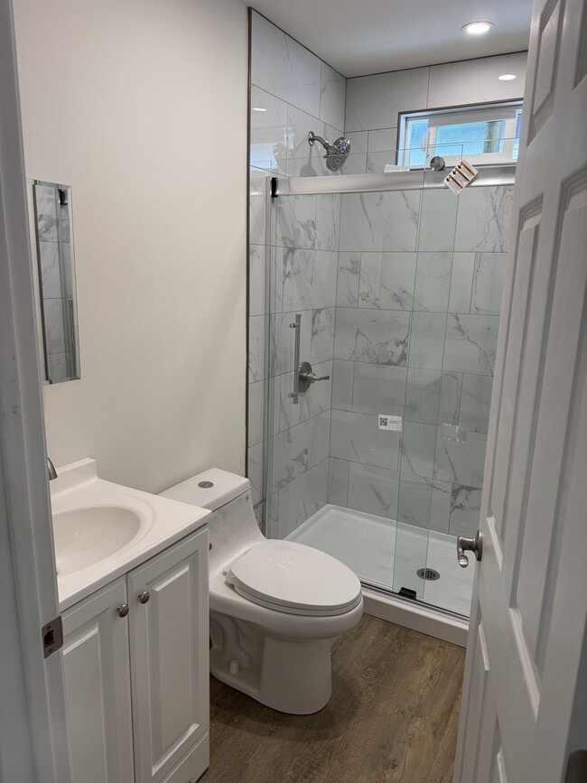 Building Photo - 3317 Catherine St